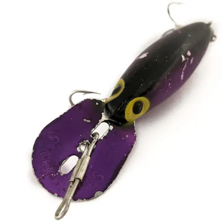 Storm Hot'N'Tot Thin Fin Wobler, Fialová, 6,5g, Kovová Lopatka, #12659