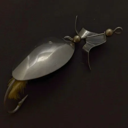 Třpytka Brown's Bass Buzzer, Nikl, 17g, Bucktail, #24682